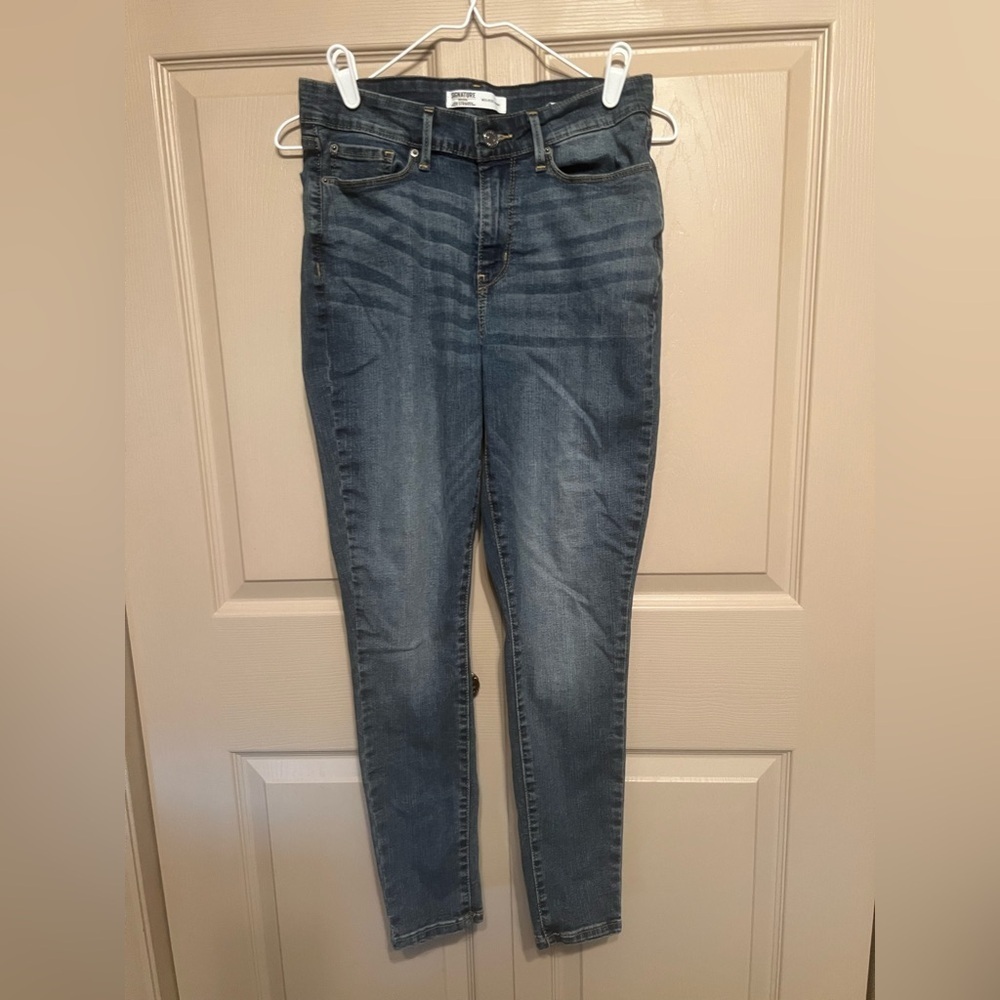 Signature by Levi Strauss Blue Mid Rise Skinny Jeans